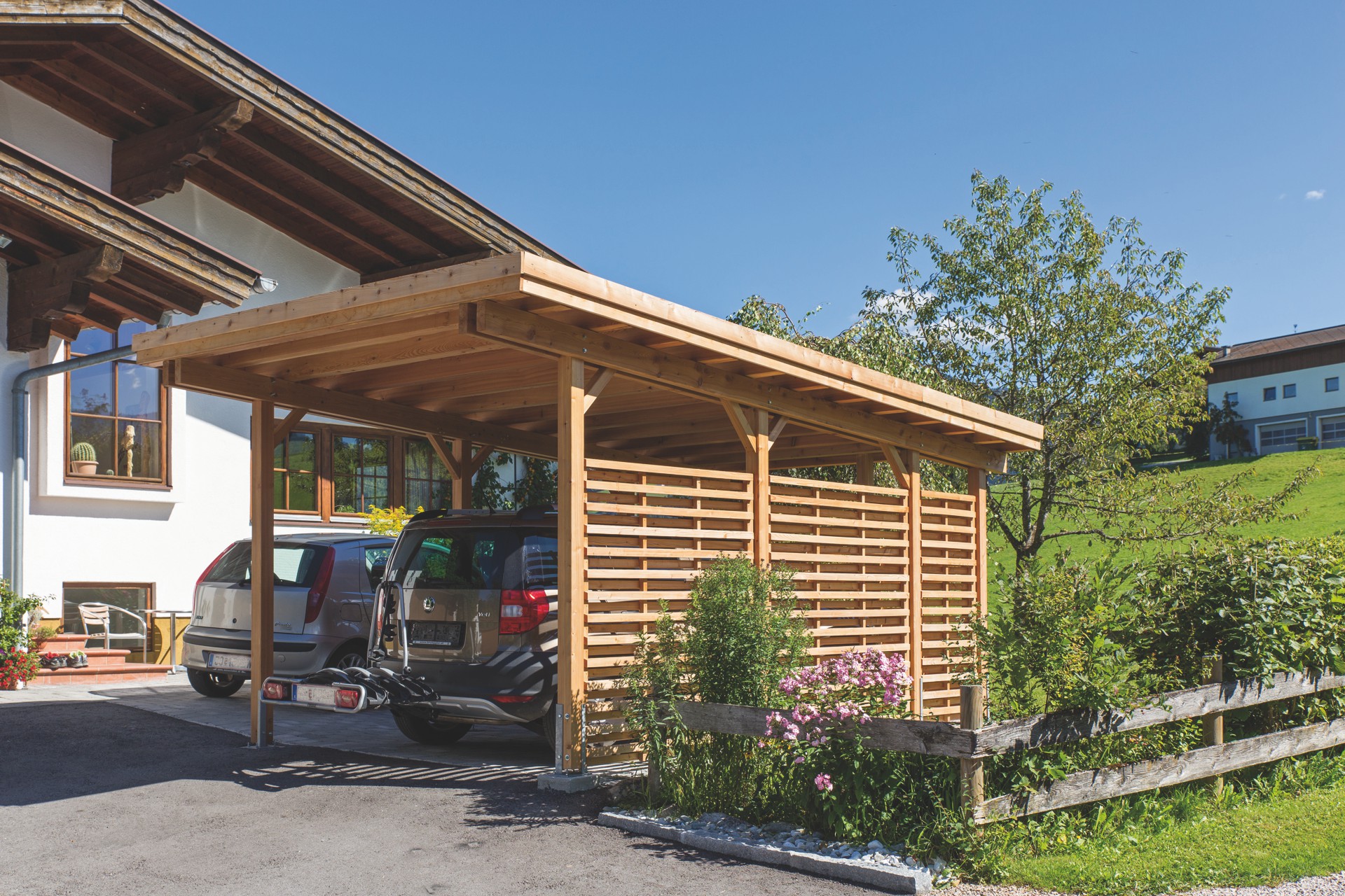 Carport 'Toscana Typ B' mit Seitenverkleidung 'Helsinki' (Foto: Pongauer)