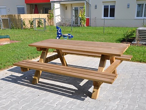 Tischbankkombination (Foto: Obra)