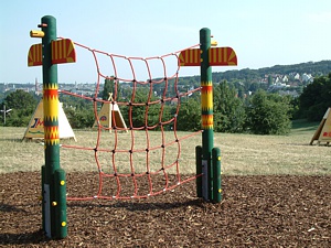 Kletternetz-Totempfahl (Foto: Obra)